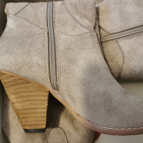 Suede Western style knee high boots - Picture 4 of 6